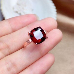 Wind pigeon blood red fire color open mouth color treasure ring